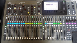 Behringer X32